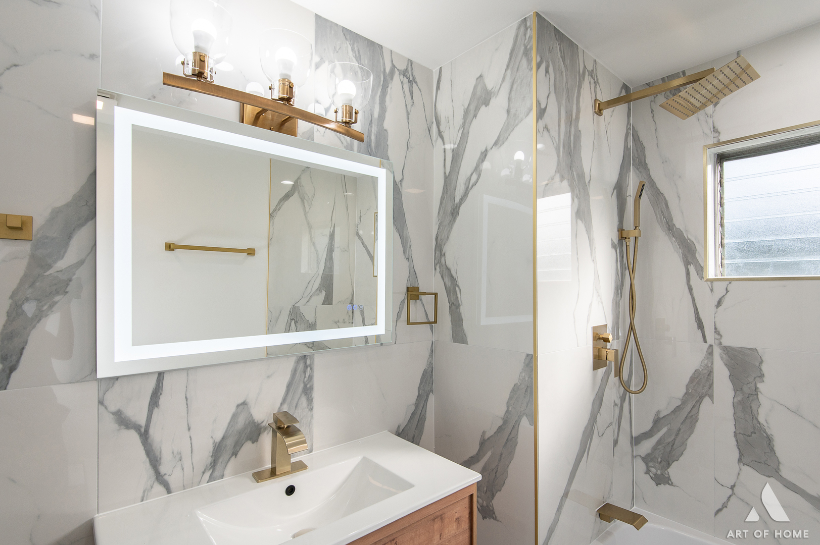 251 N Pleasant Drive, Glenwood, IL 60425