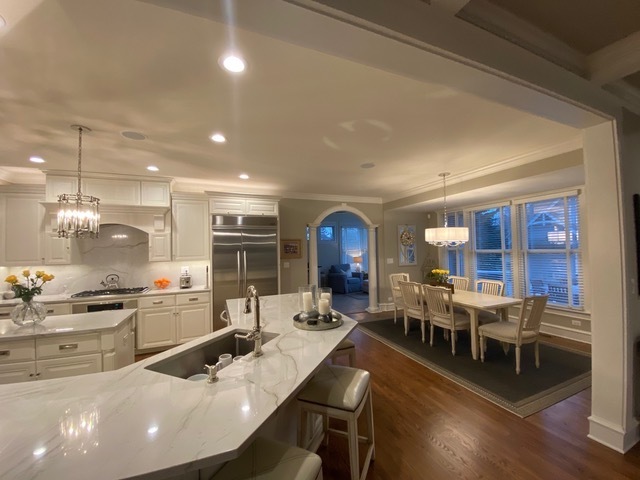 835 Avon Court, Glen Ellyn, IL 60137