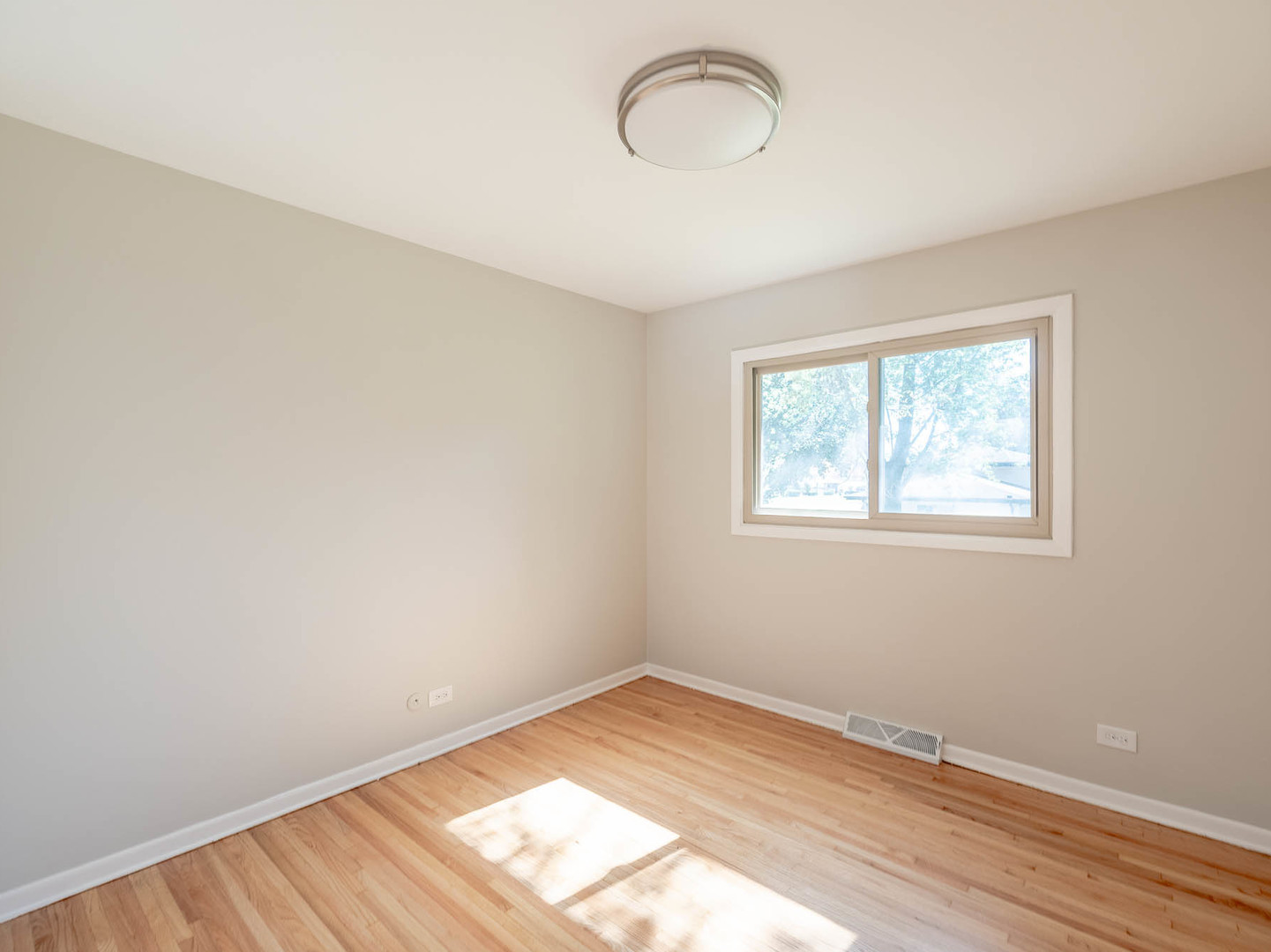 978 Sycamore Lane, Bartlett, IL 60103