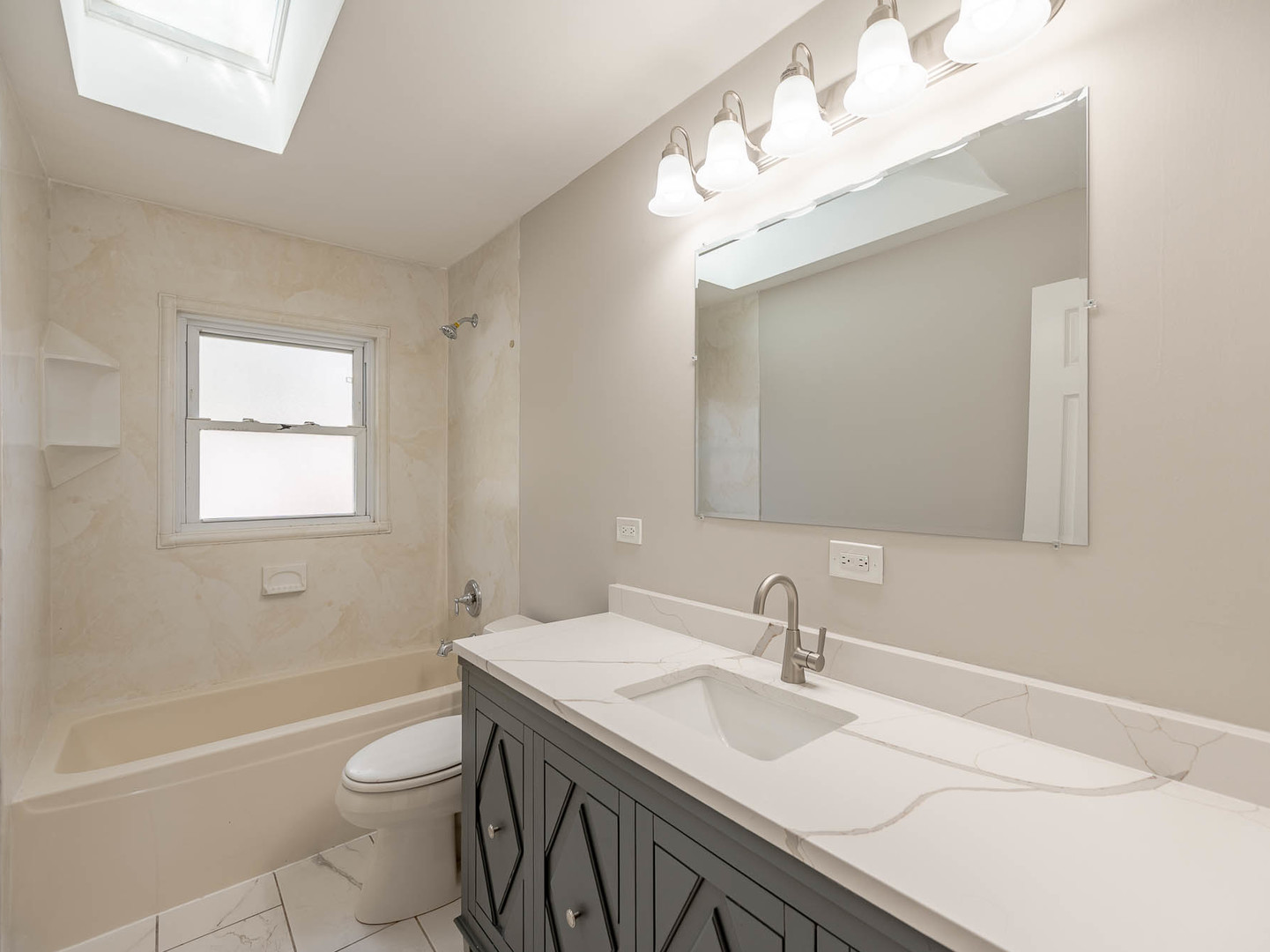 978 Sycamore Lane, Bartlett, IL 60103