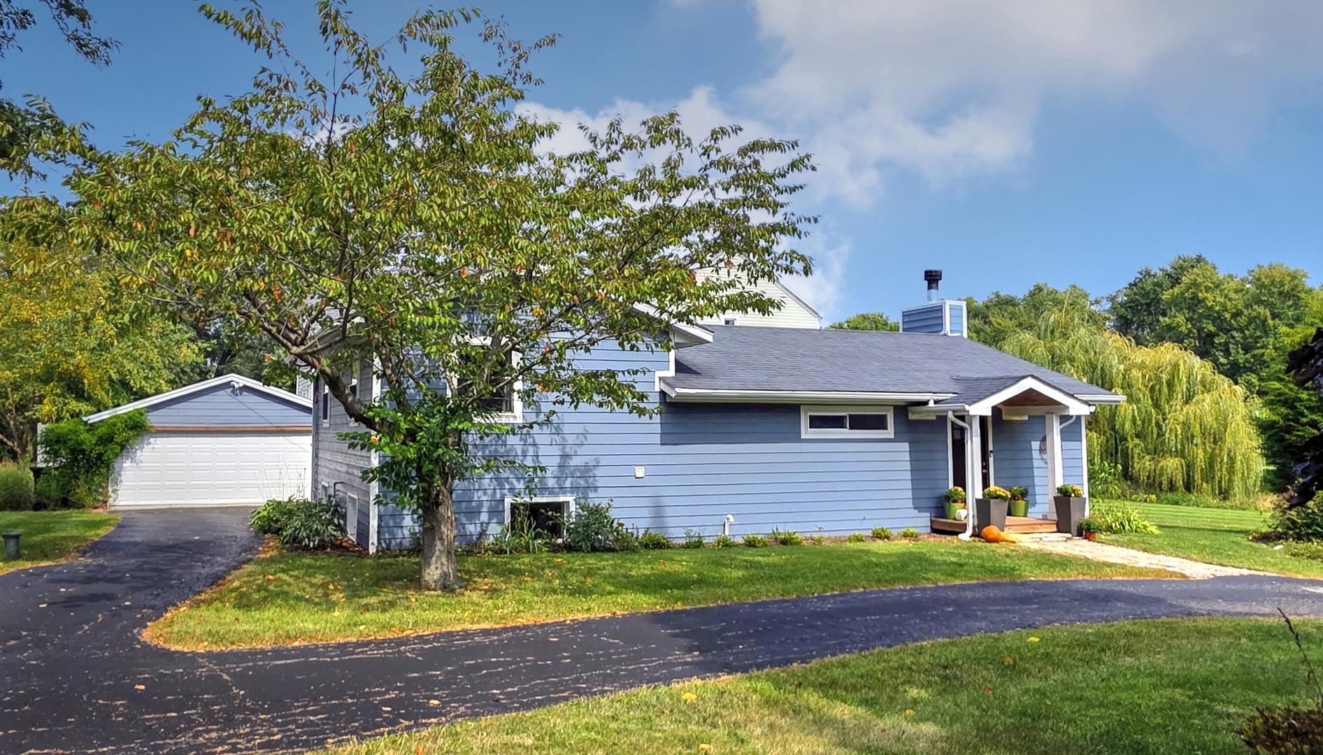 26900 W Taylor Street, Barrington, IL 60010