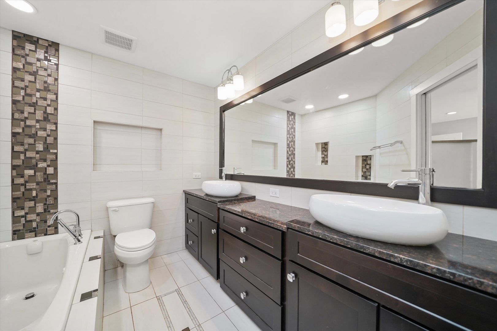 1233 Citation Lane, Hanover Park, IL 60133