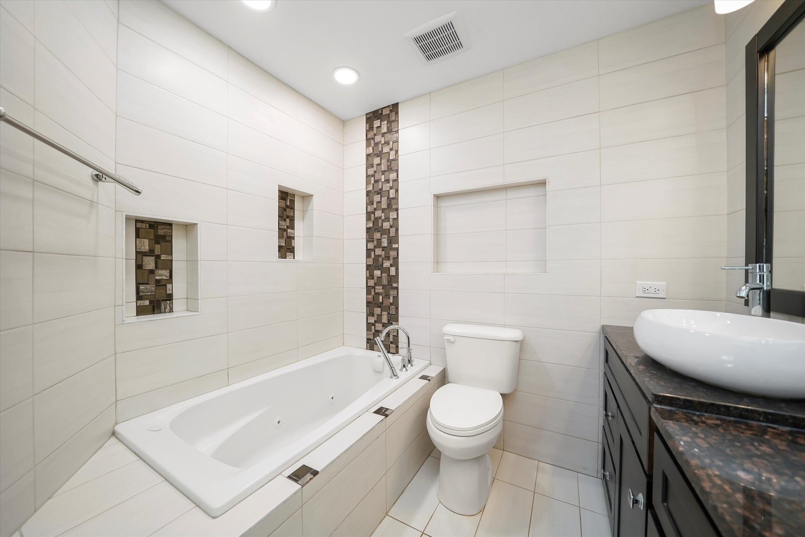 1233 Citation Lane, Hanover Park, IL 60133