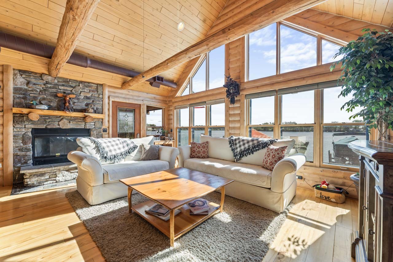 177 Eagle Point Road, Fox Lake, IL 60020
