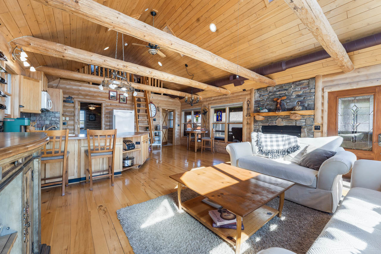177 Eagle Point Road, Fox Lake, IL 60020
