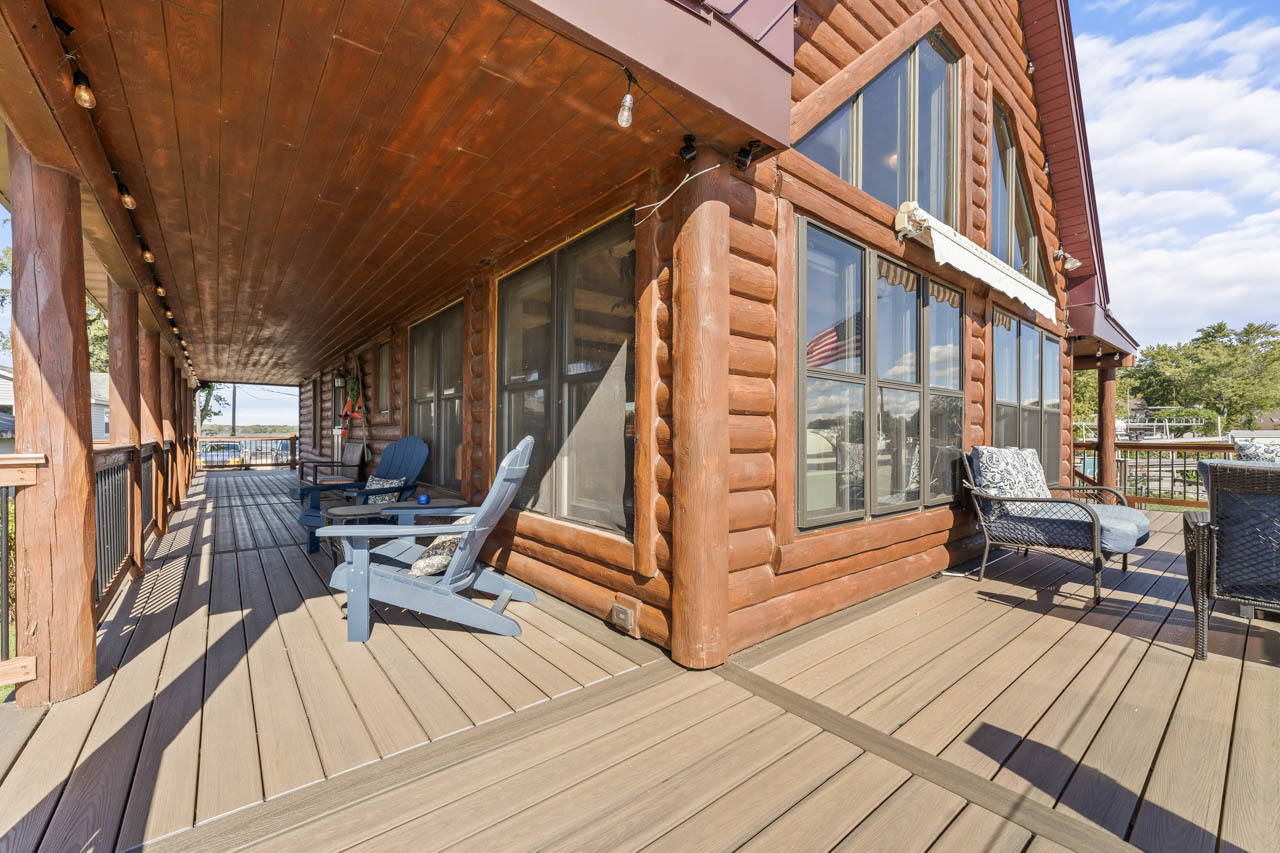177 Eagle Point Road, Fox Lake, IL 60020