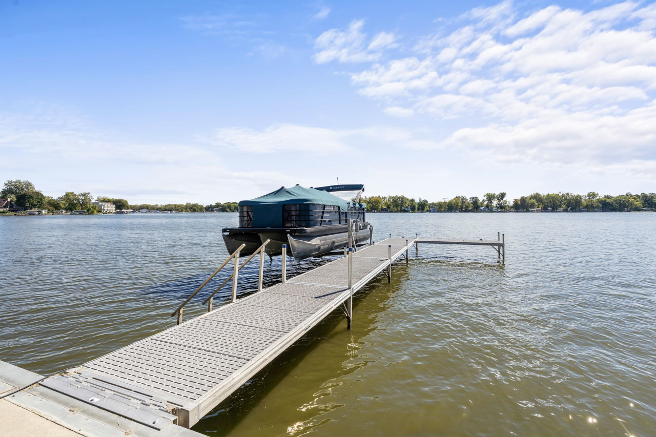 177 Eagle Point Road, Fox Lake, IL 60020