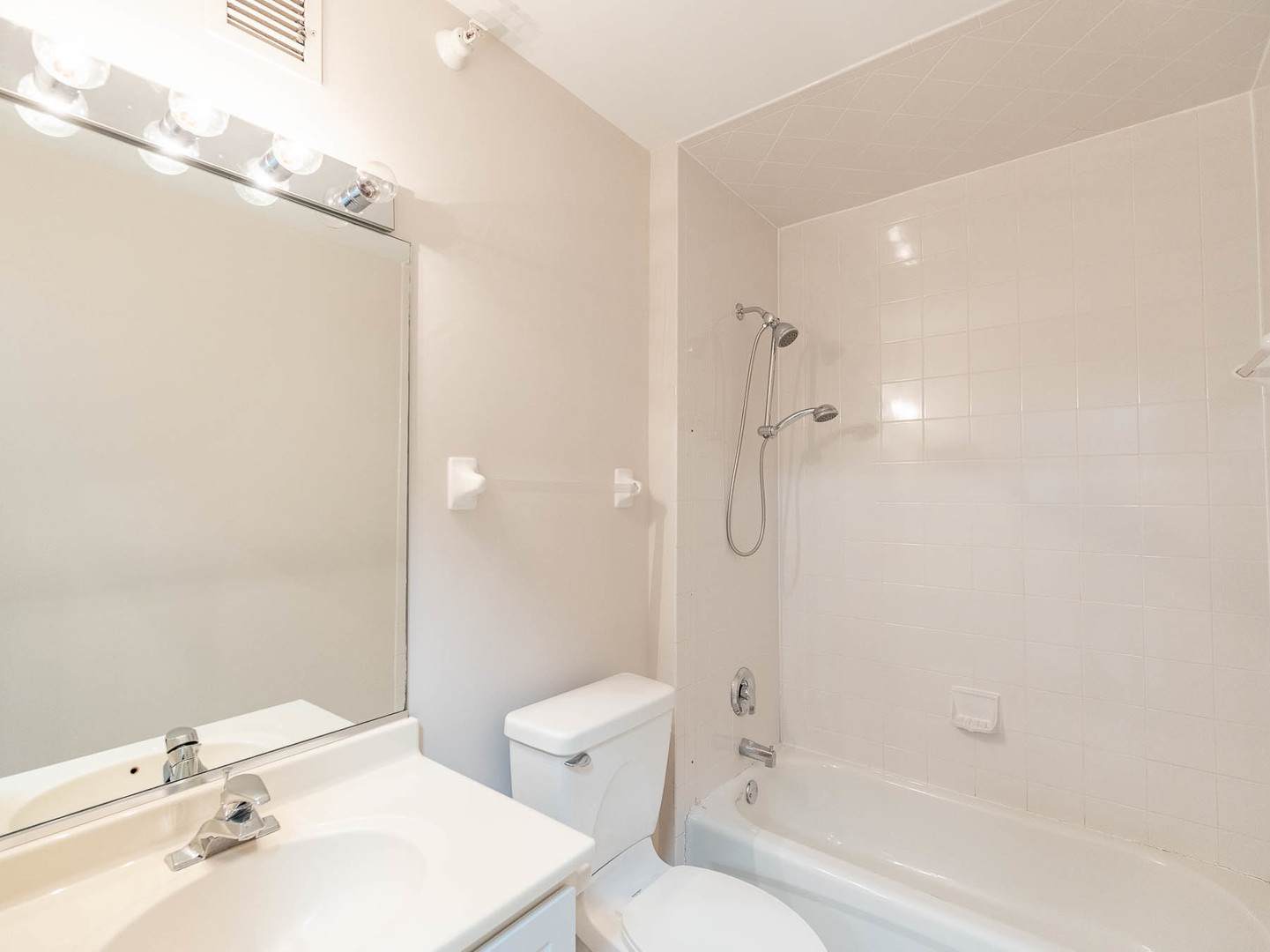 630 N State Street #2204, Chicago, IL 60654