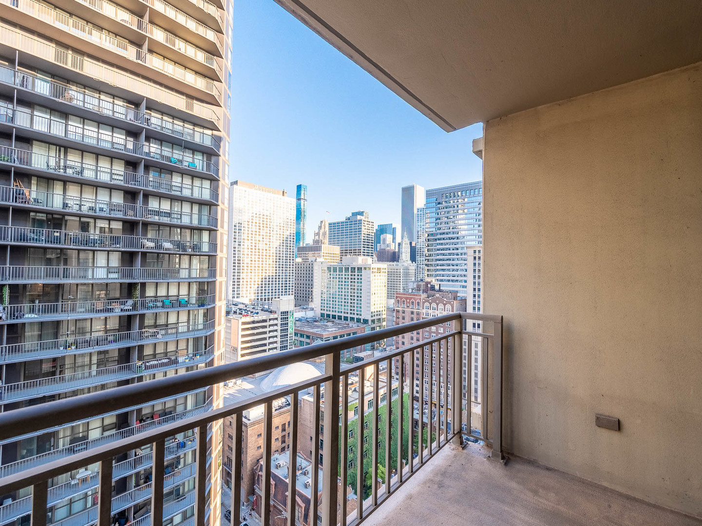 630 N State Street #2204, Chicago, IL 60654