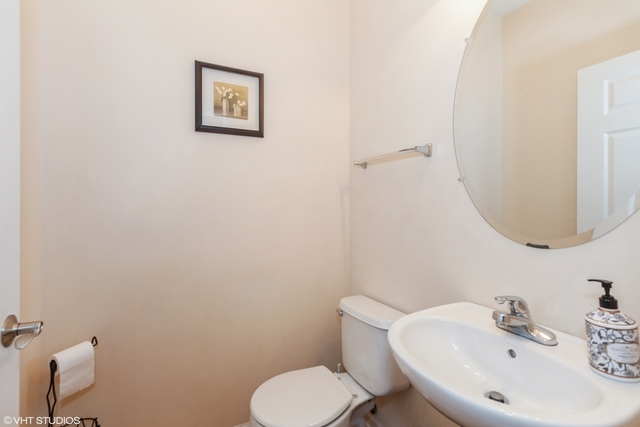 152 Orchards Pass, Bartlett, IL 60103