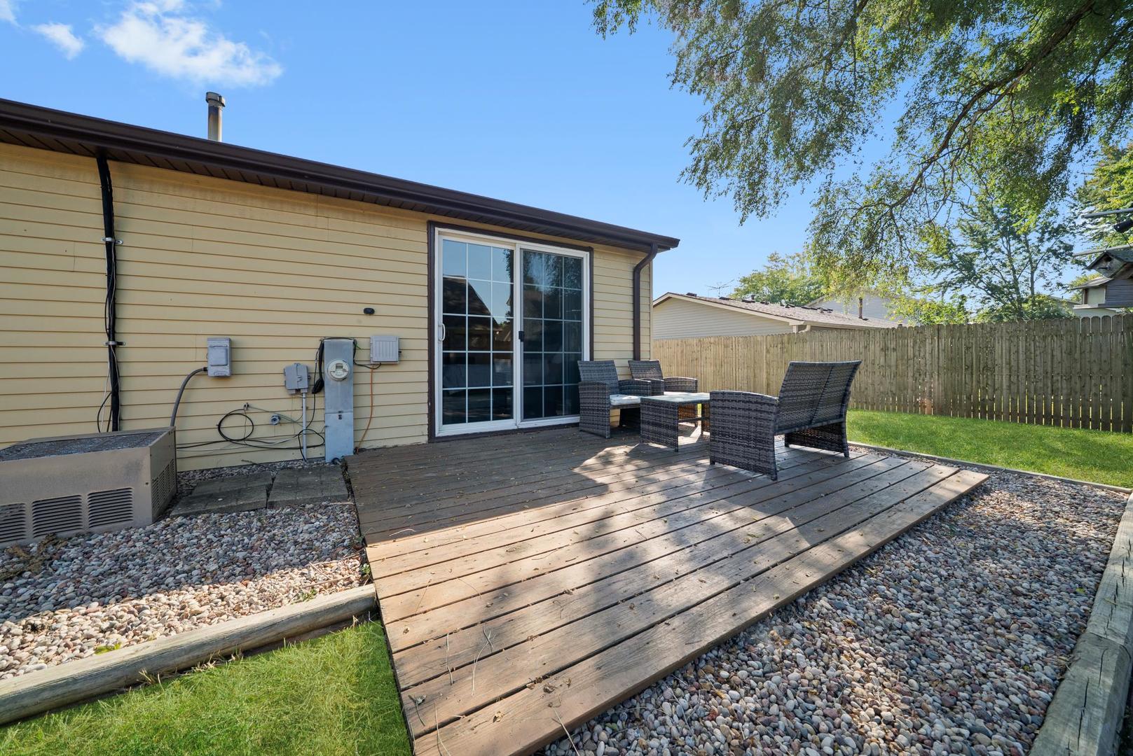 1096 Pheasant Run Lane, Aurora, IL 60504