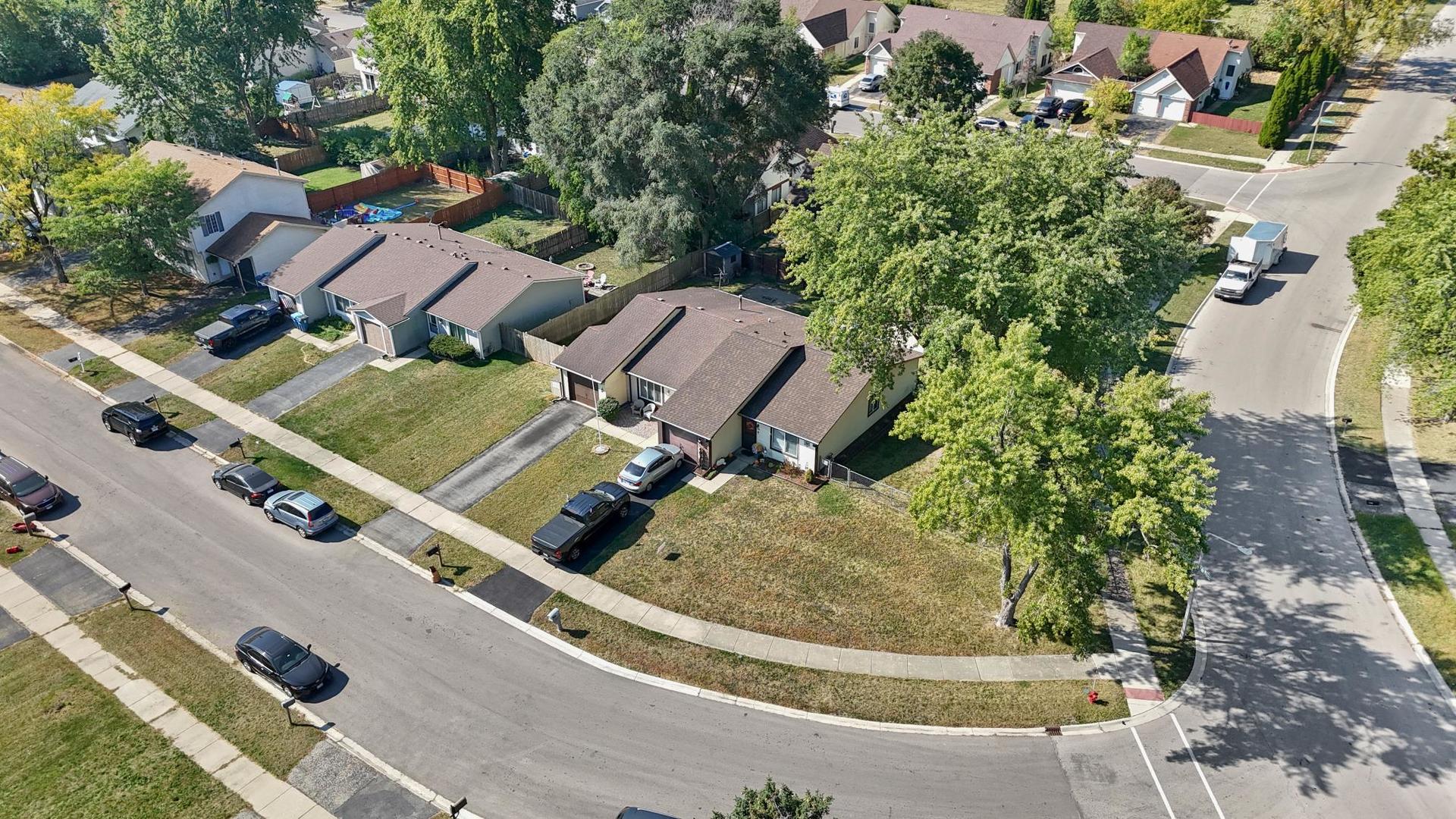 1096 Pheasant Run Lane, Aurora, IL 60504