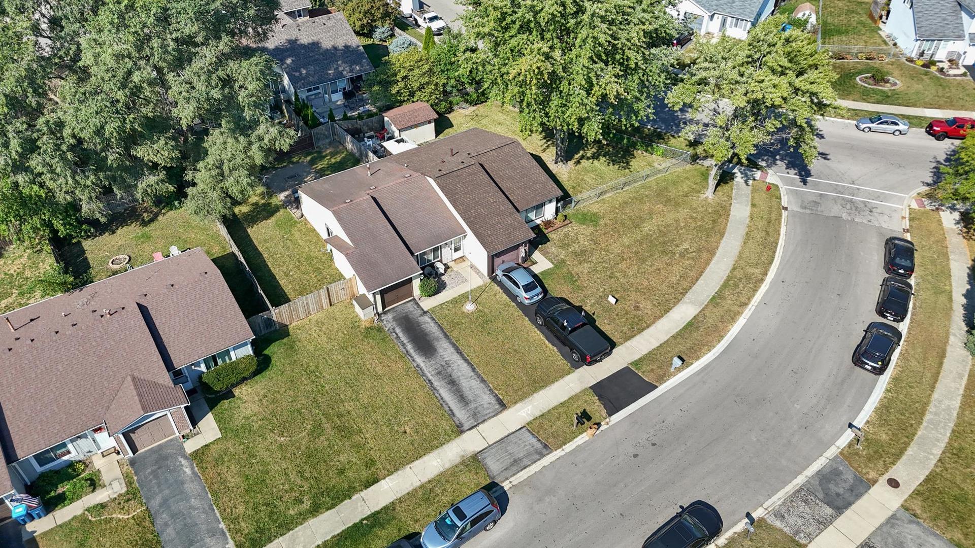 1096 Pheasant Run Lane, Aurora, IL 60504