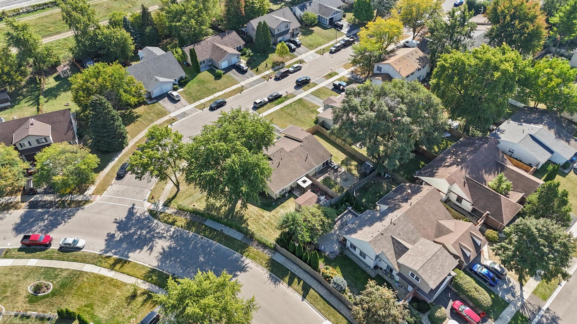 1096 Pheasant Run Lane, Aurora, IL 60504