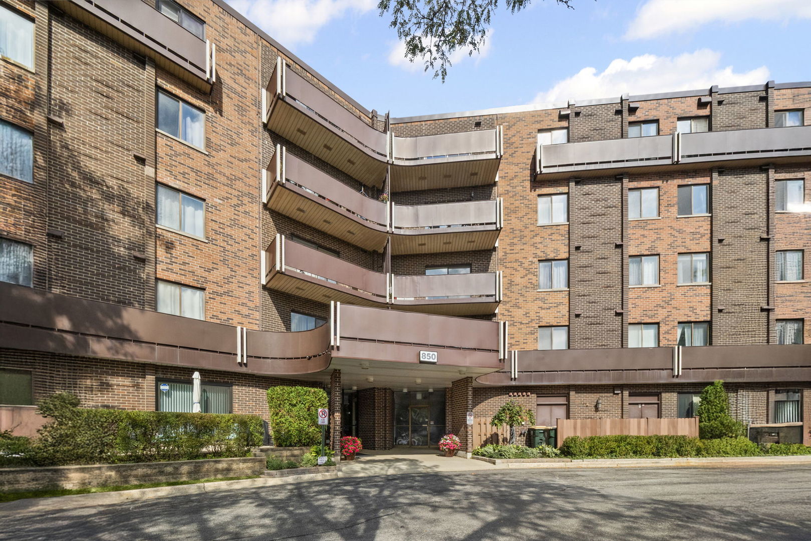 850 Wellington Avenue #311, Elk Grove Village, IL 60007