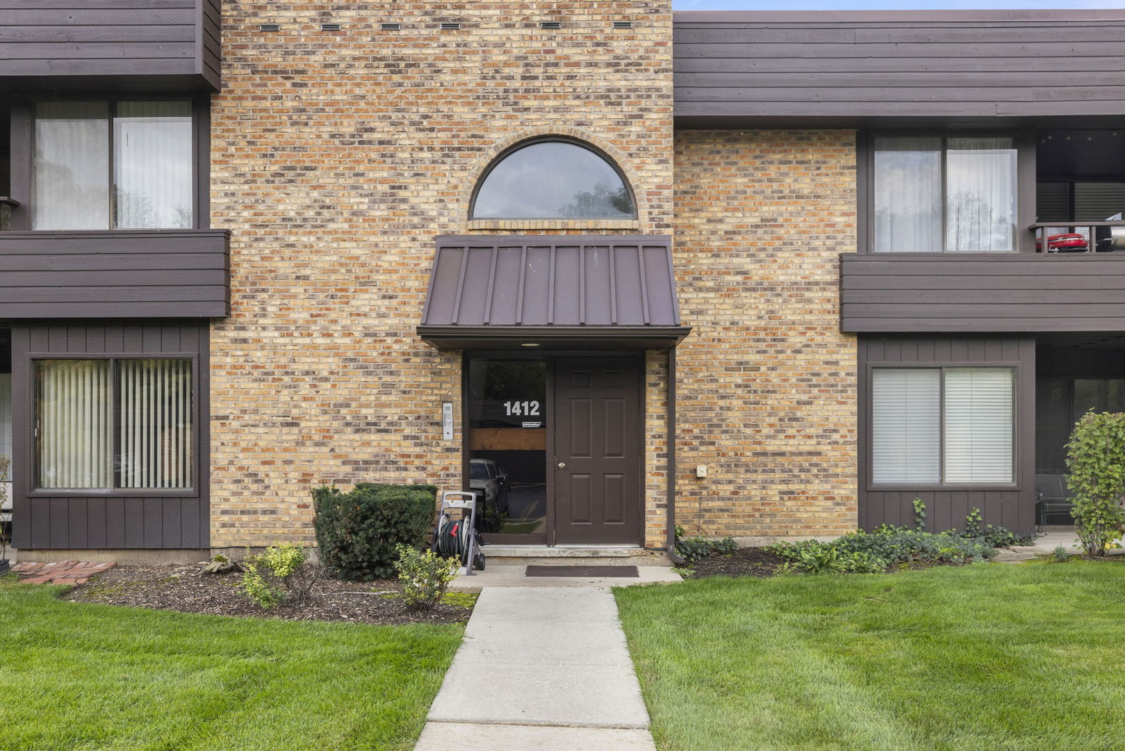 1412 N Sterling Avenue #203, Palatine, IL 60067