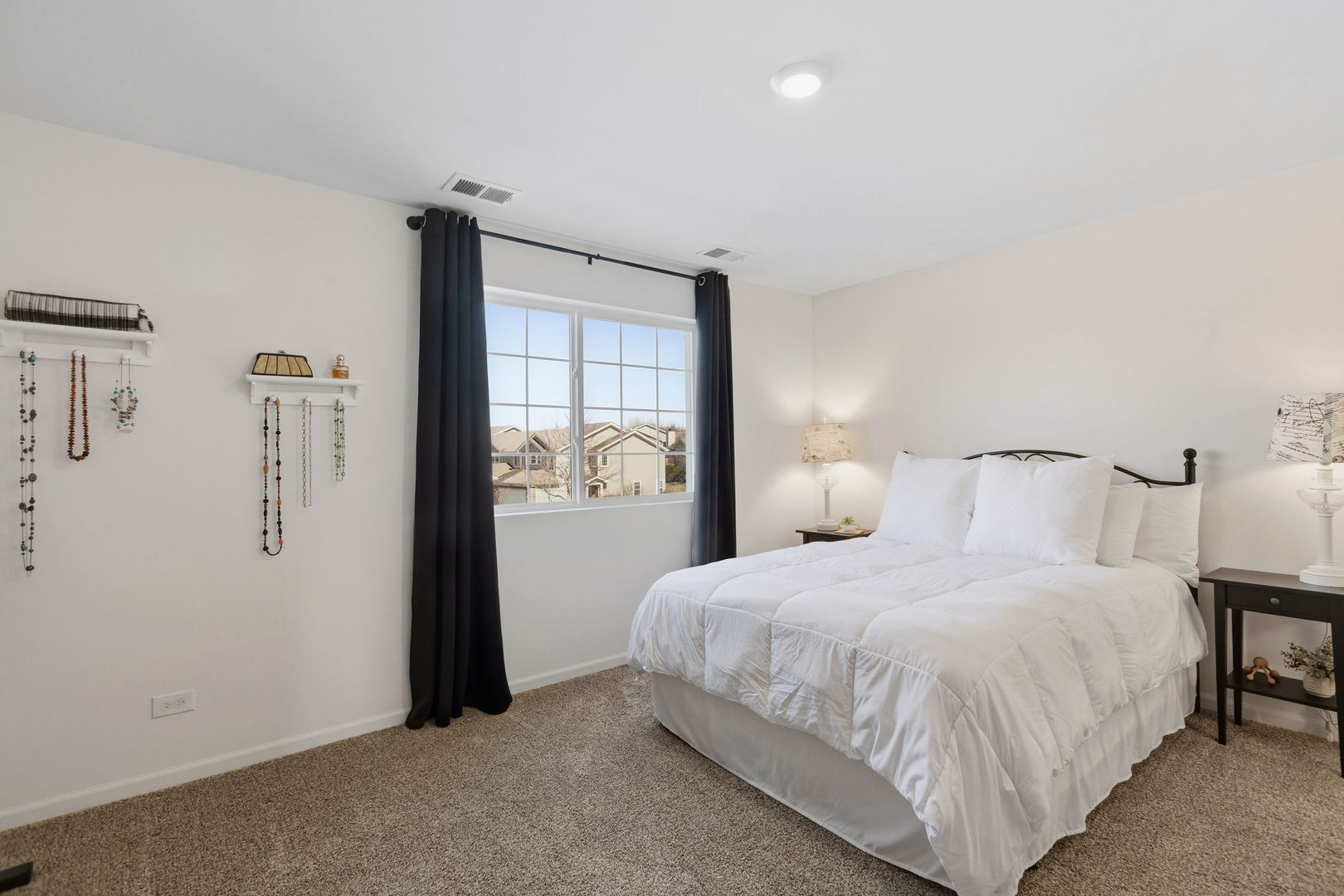 717 Wellington Lane, Cary, IL 60013