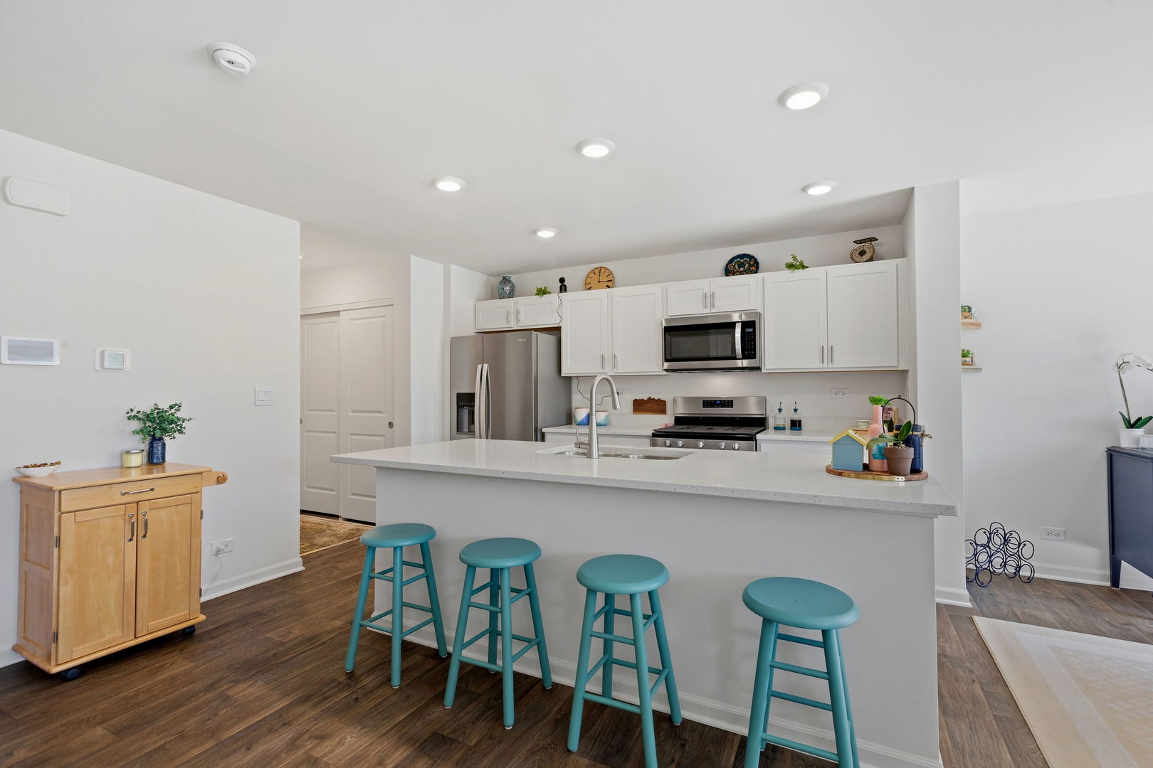 717 Wellington Lane, Cary, IL 60013