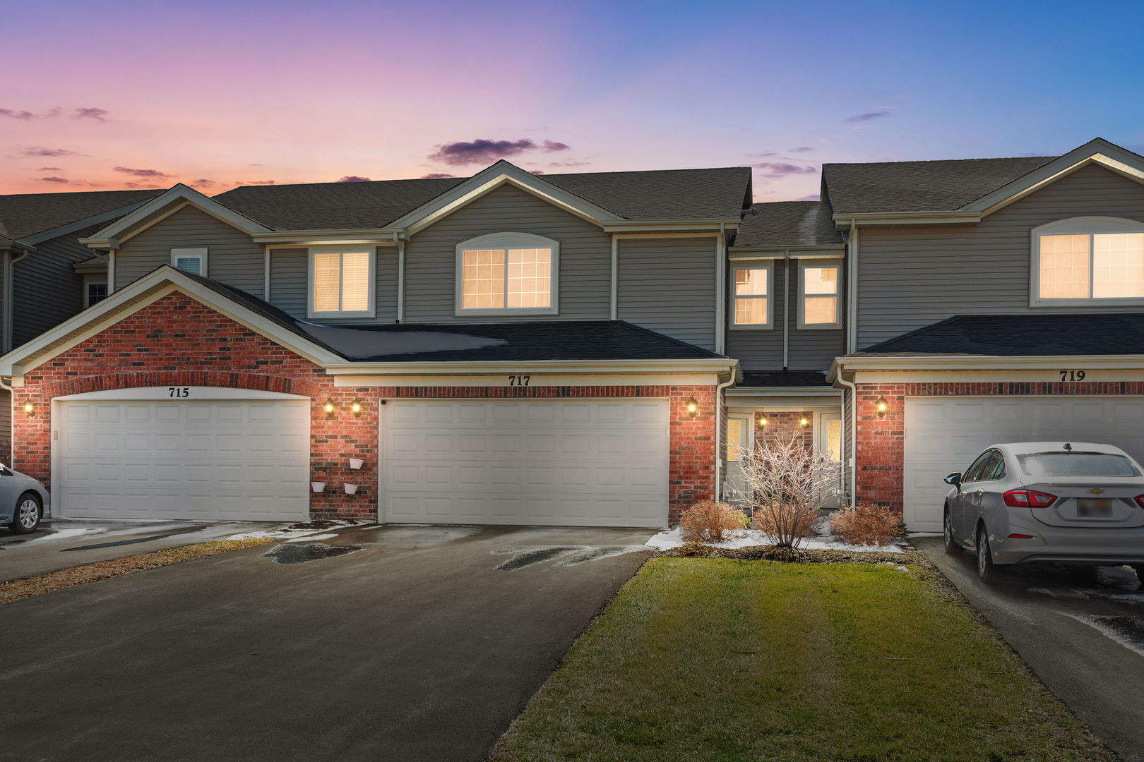 717 Wellington Lane, Cary, IL 60013