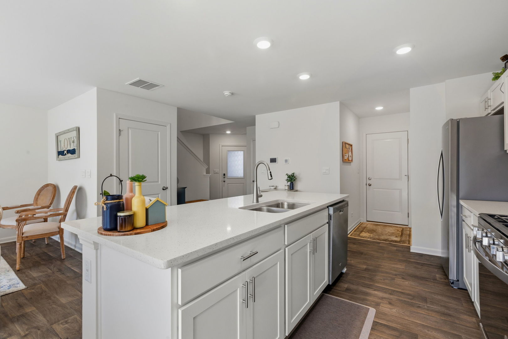 717 Wellington Lane, Cary, IL 60013