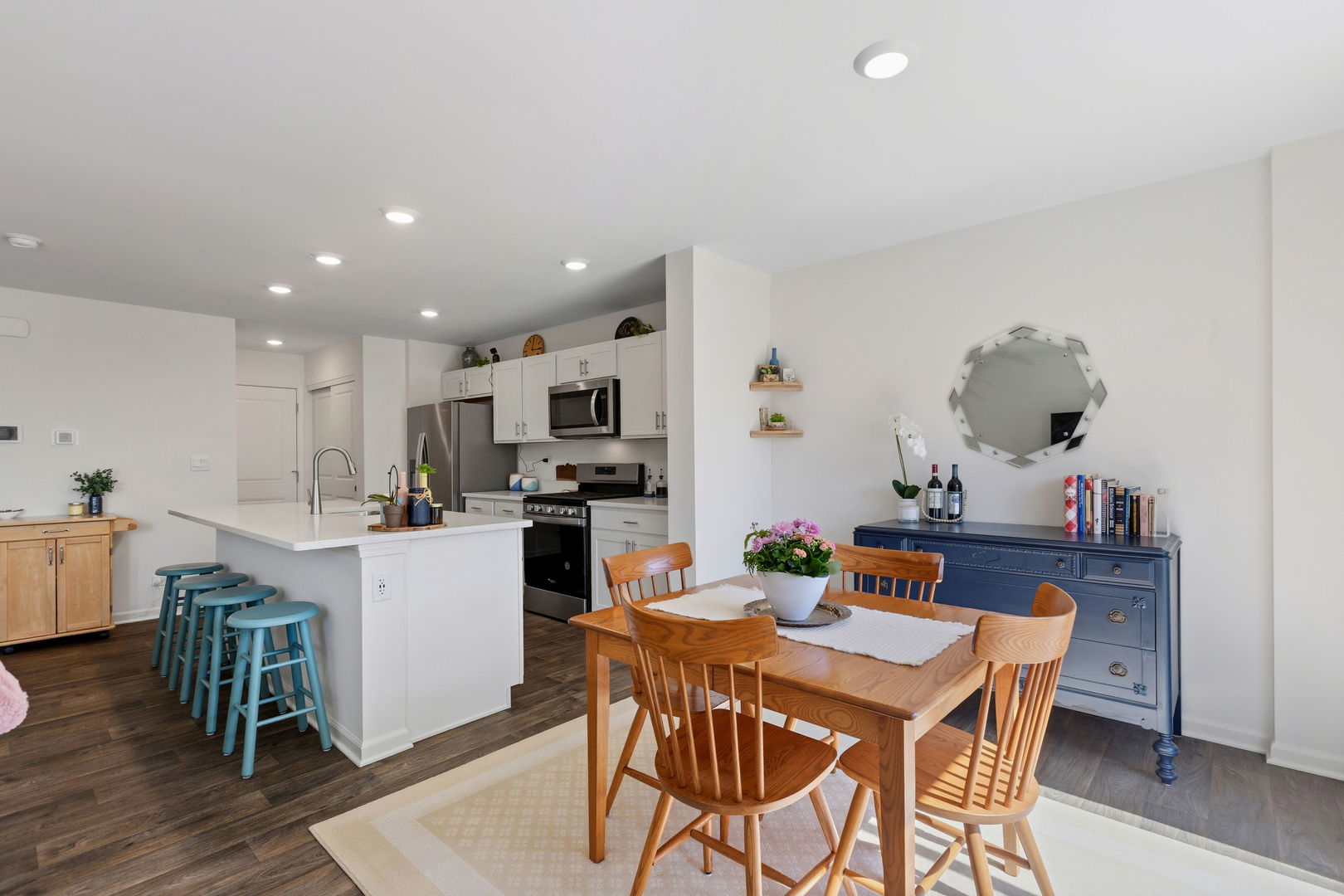 717 Wellington Lane, Cary, IL 60013