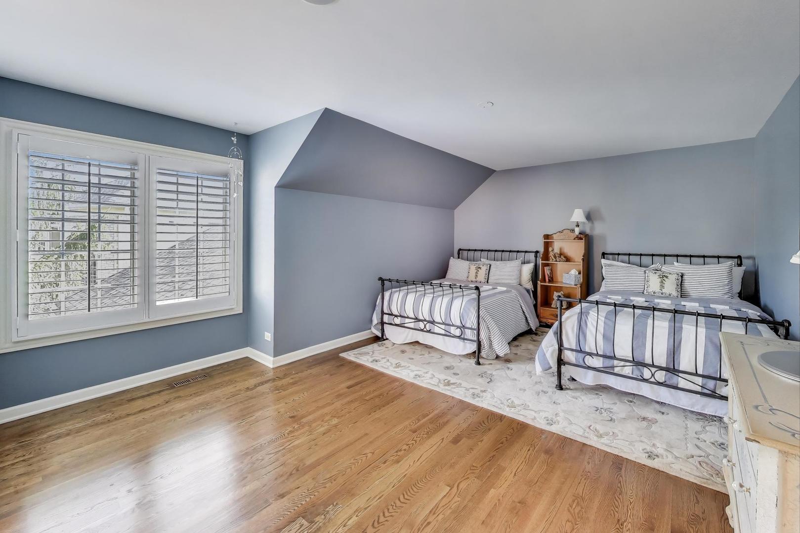 2050 Meadowview Court, Northbrook, IL 60062