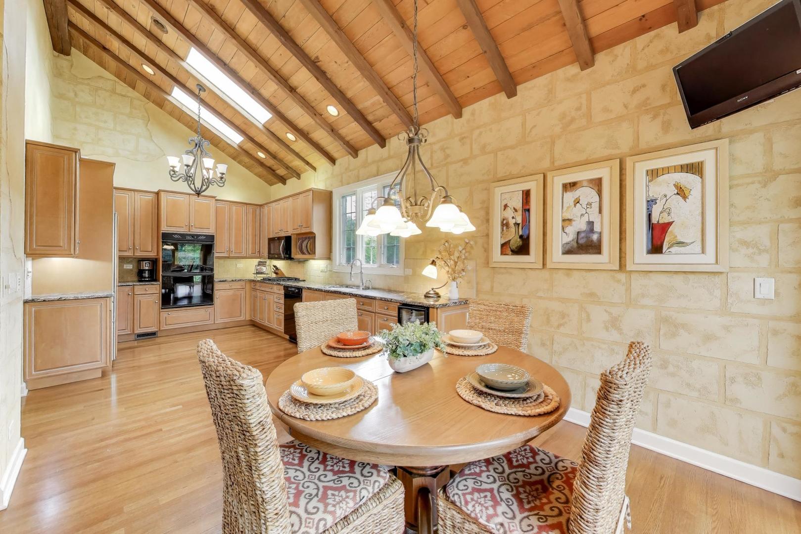 2050 Meadowview Court, Northbrook, IL 60062