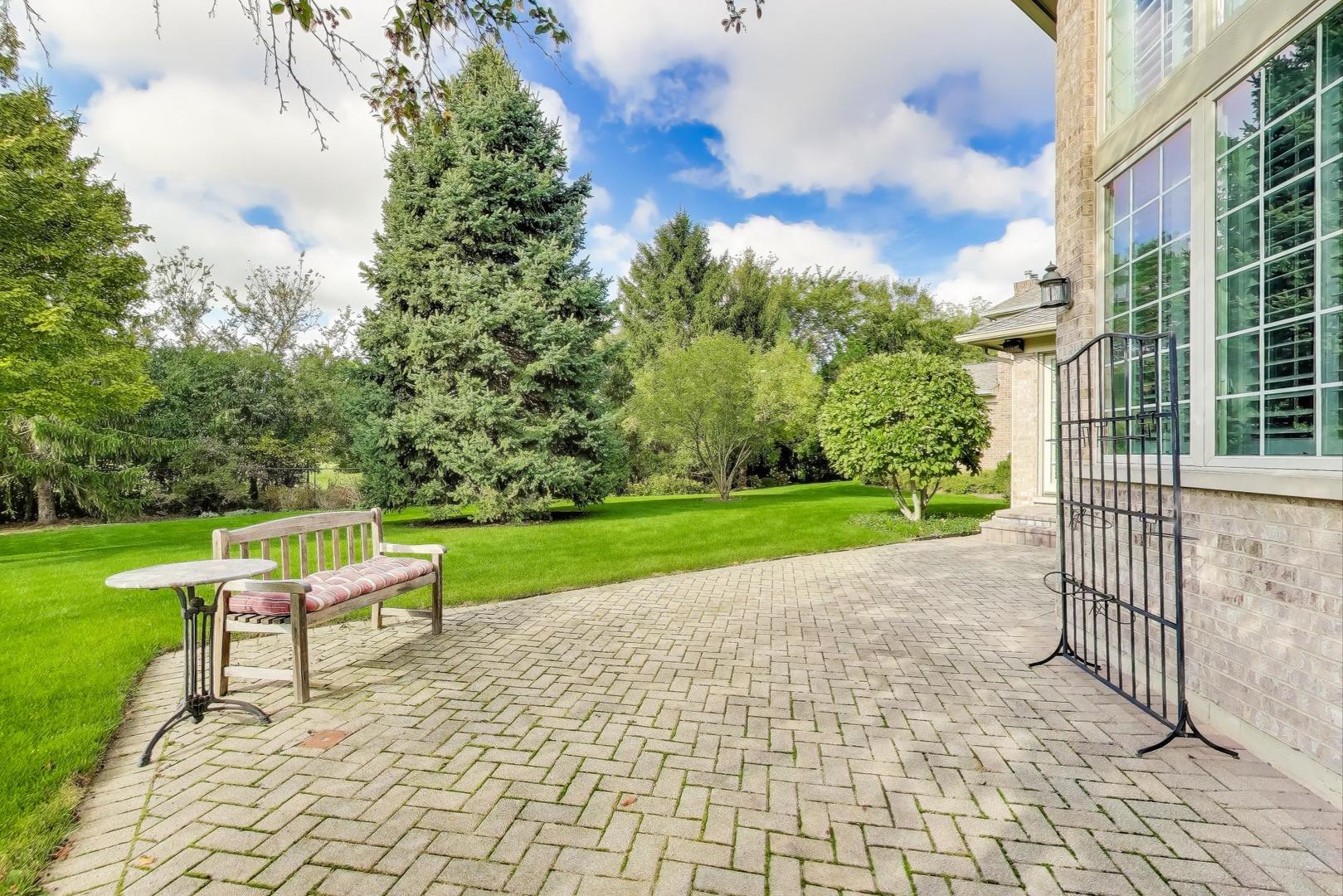 2050 Meadowview Court, Northbrook, IL 60062