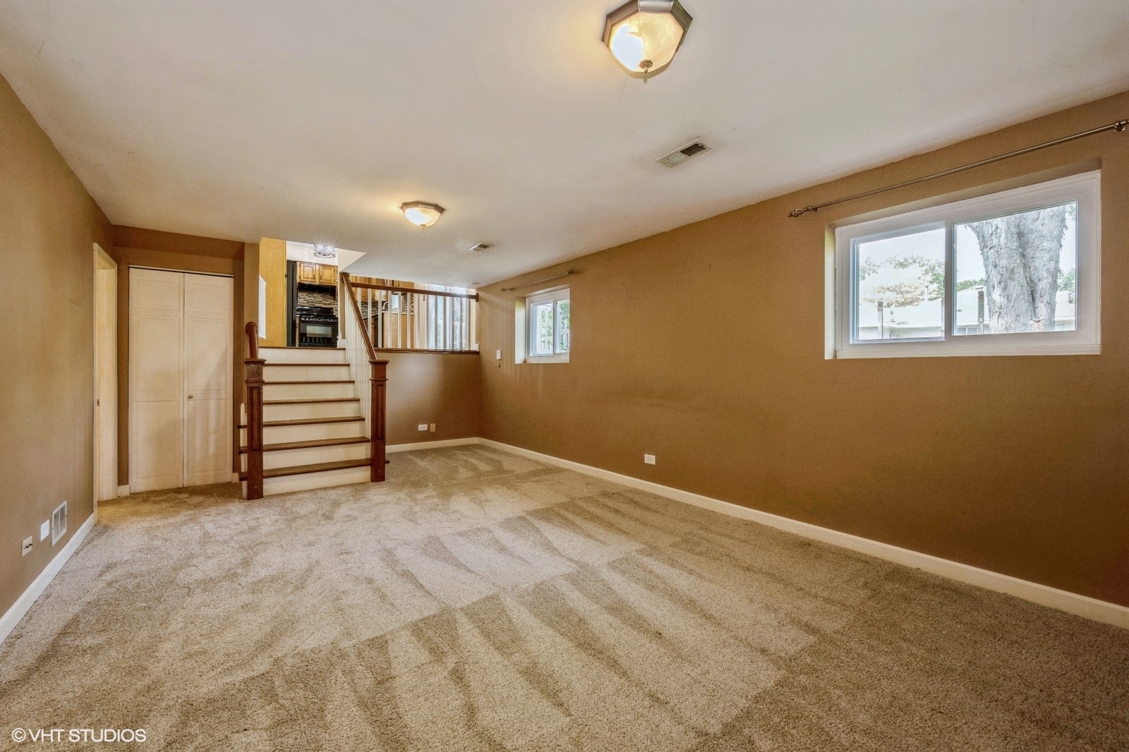 102 Mary Street, Oswego, IL 60543