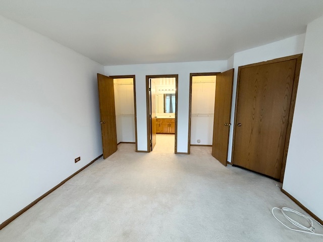 1811 Fox Run Drive #B, Elk Grove Village, IL 60007