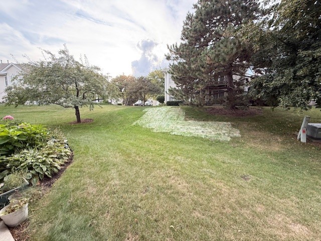 1811 Fox Run Drive #B, Elk Grove Village, IL 60007