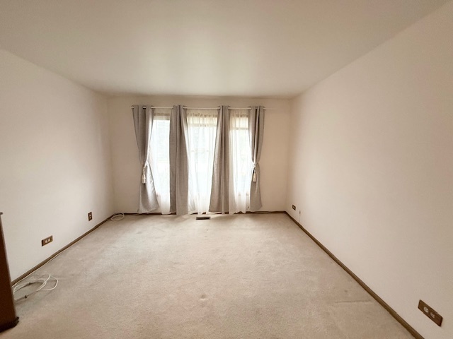 1811 Fox Run Drive #B, Elk Grove Village, IL 60007