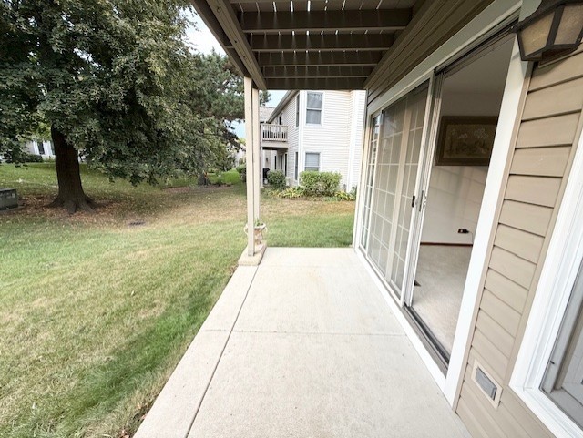 1811 Fox Run Drive #B, Elk Grove Village, IL 60007