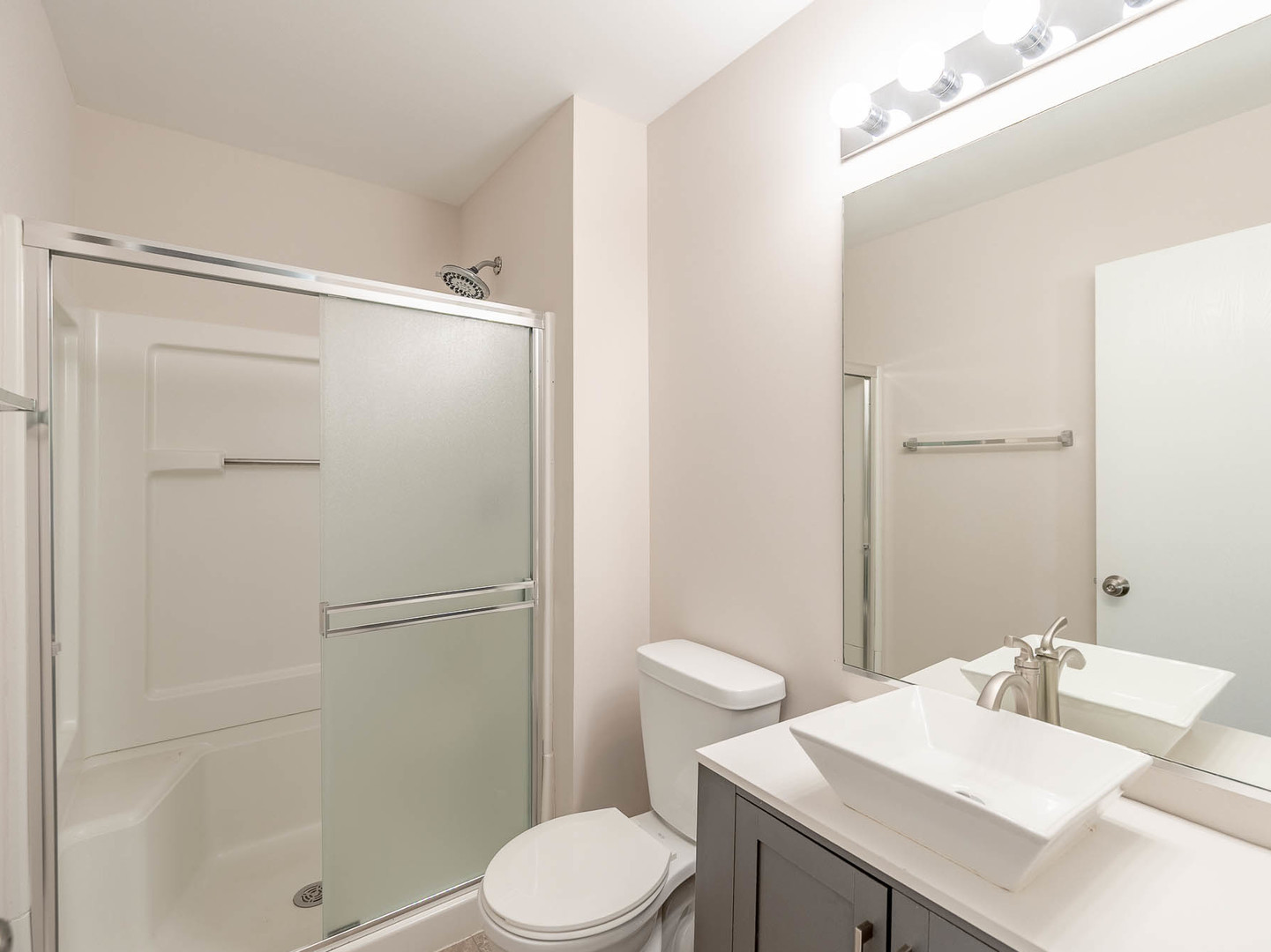 811 Serendipity Drive, Aurora, IL 60504