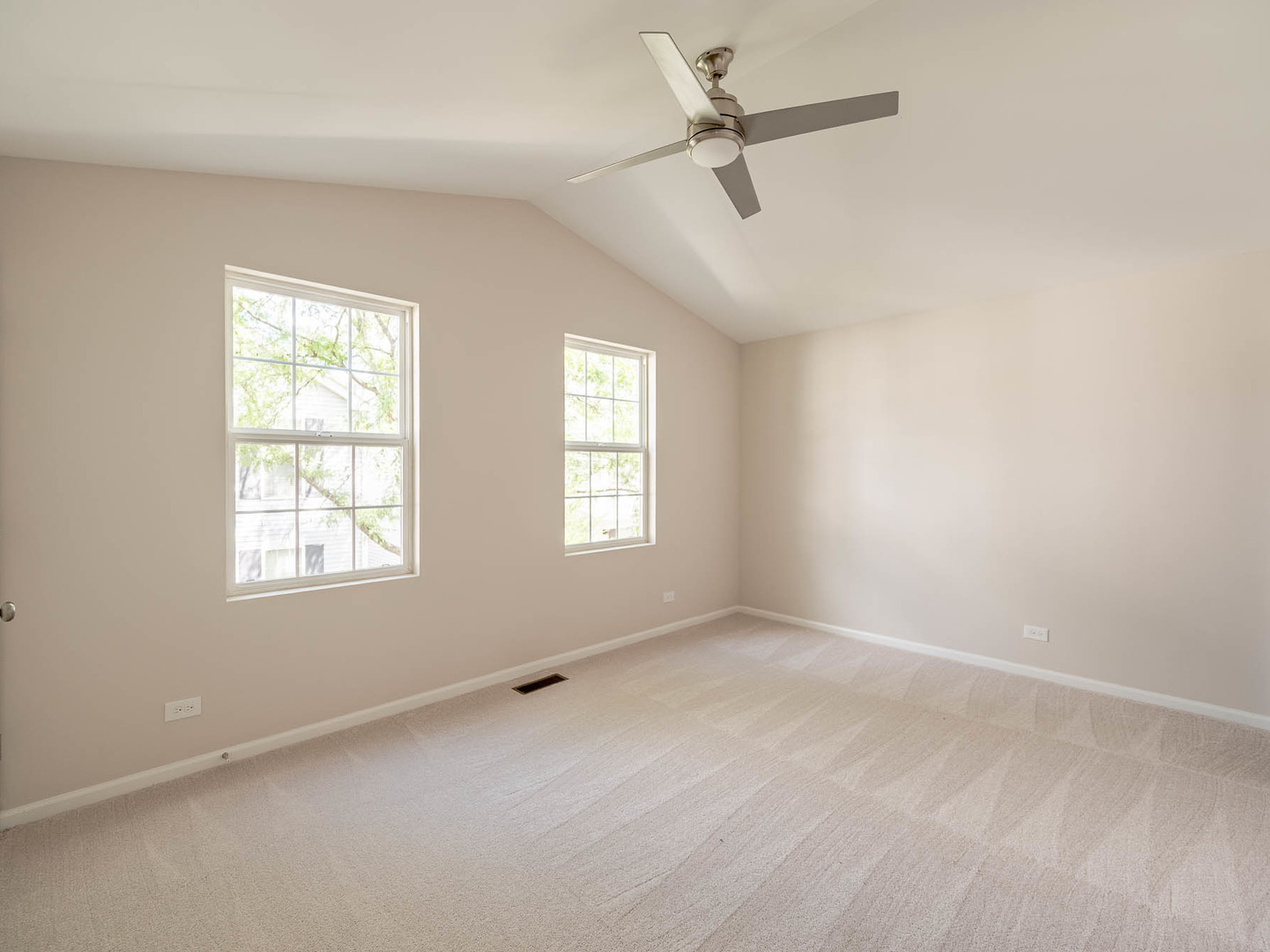 811 Serendipity Drive, Aurora, IL 60504