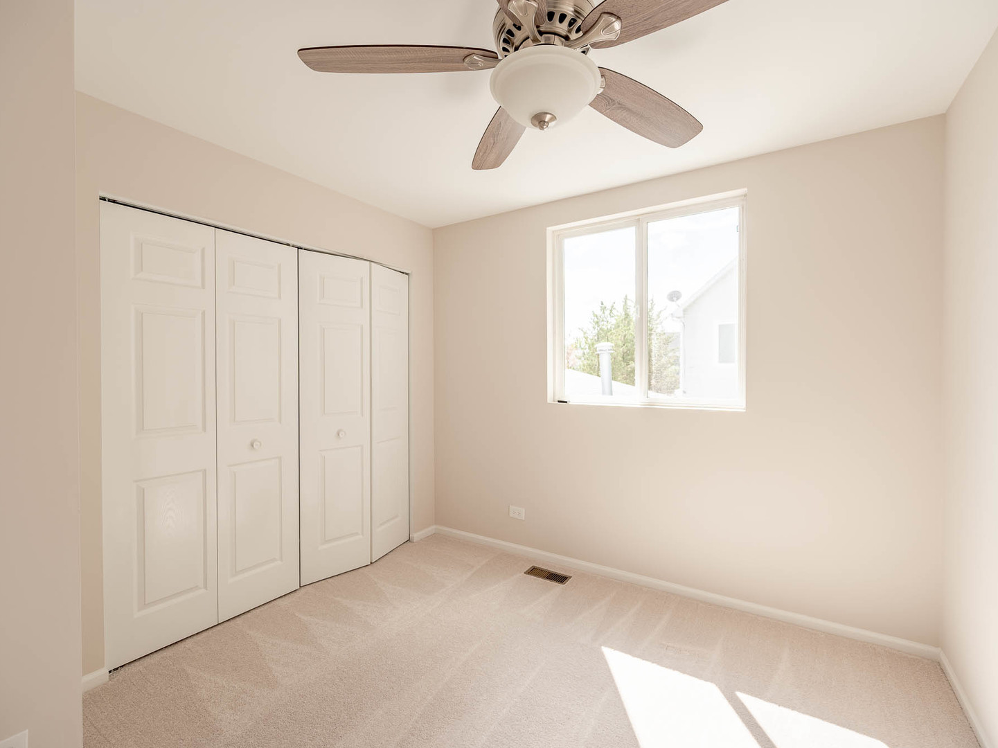 811 Serendipity Drive, Aurora, IL 60504