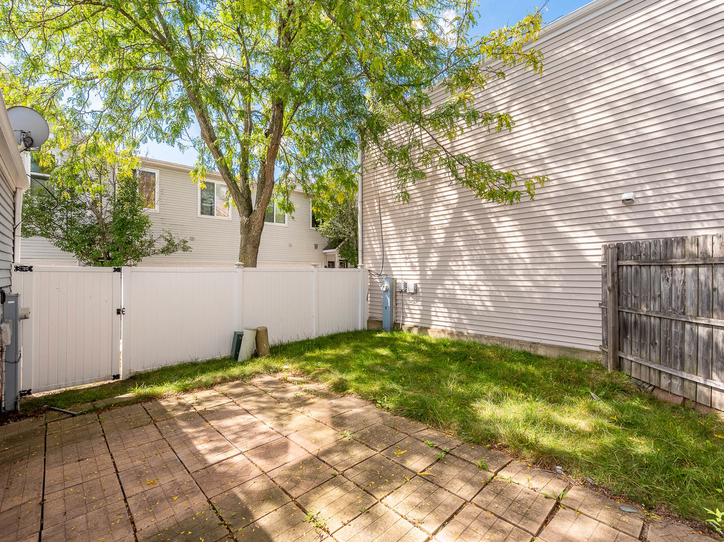 811 Serendipity Drive, Aurora, IL 60504