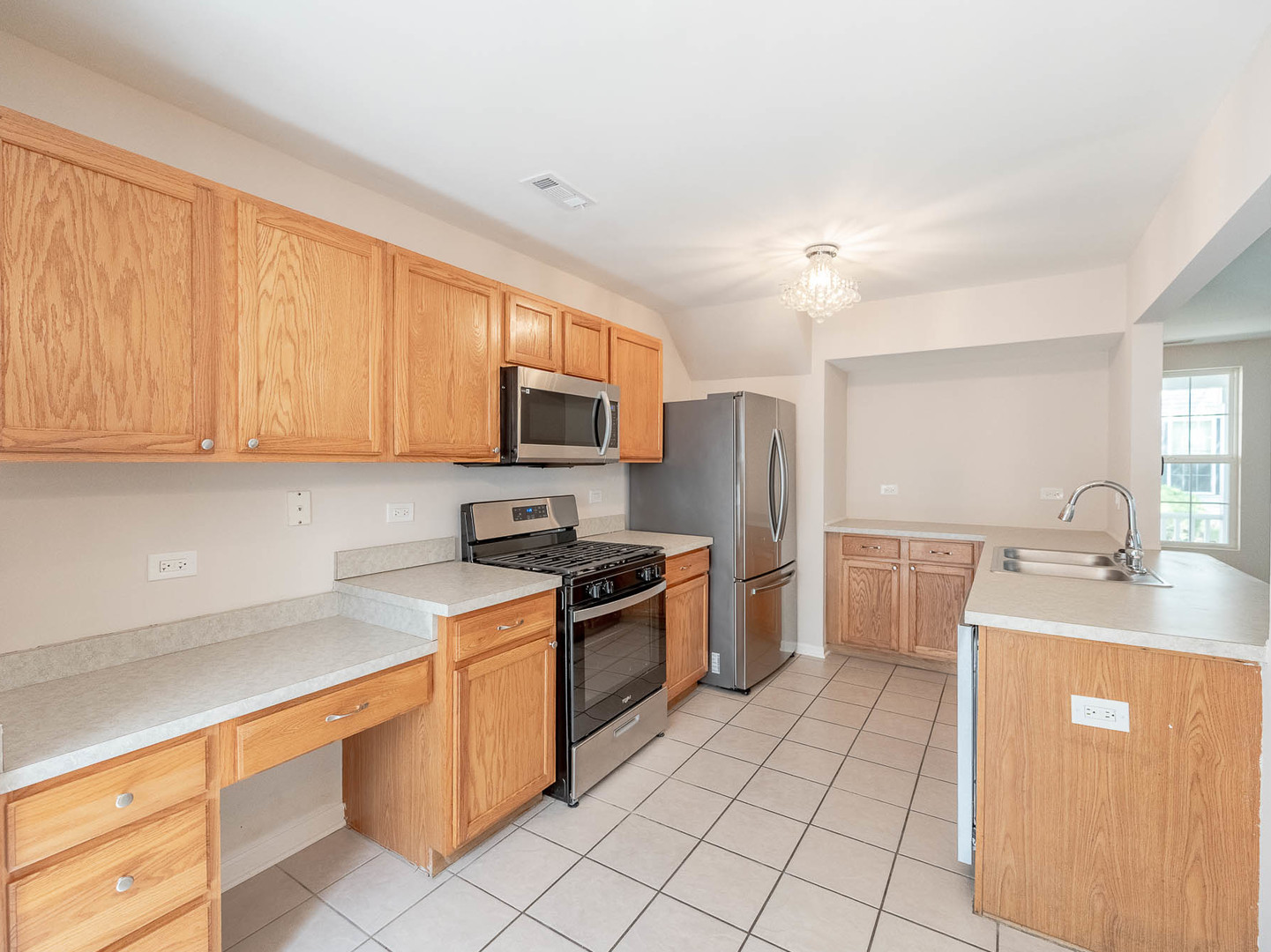 811 Serendipity Drive, Aurora, IL 60504