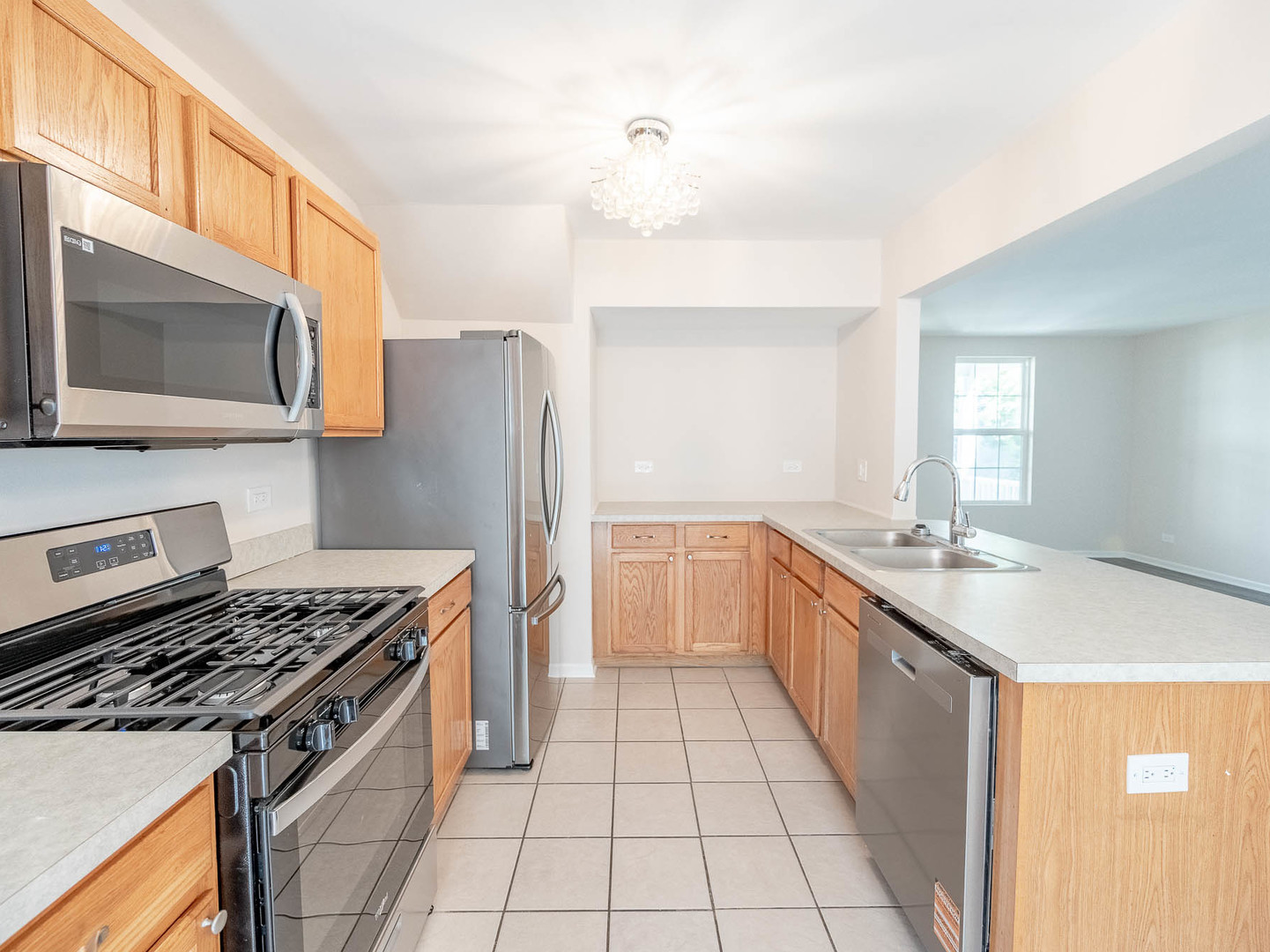 811 Serendipity Drive, Aurora, IL 60504