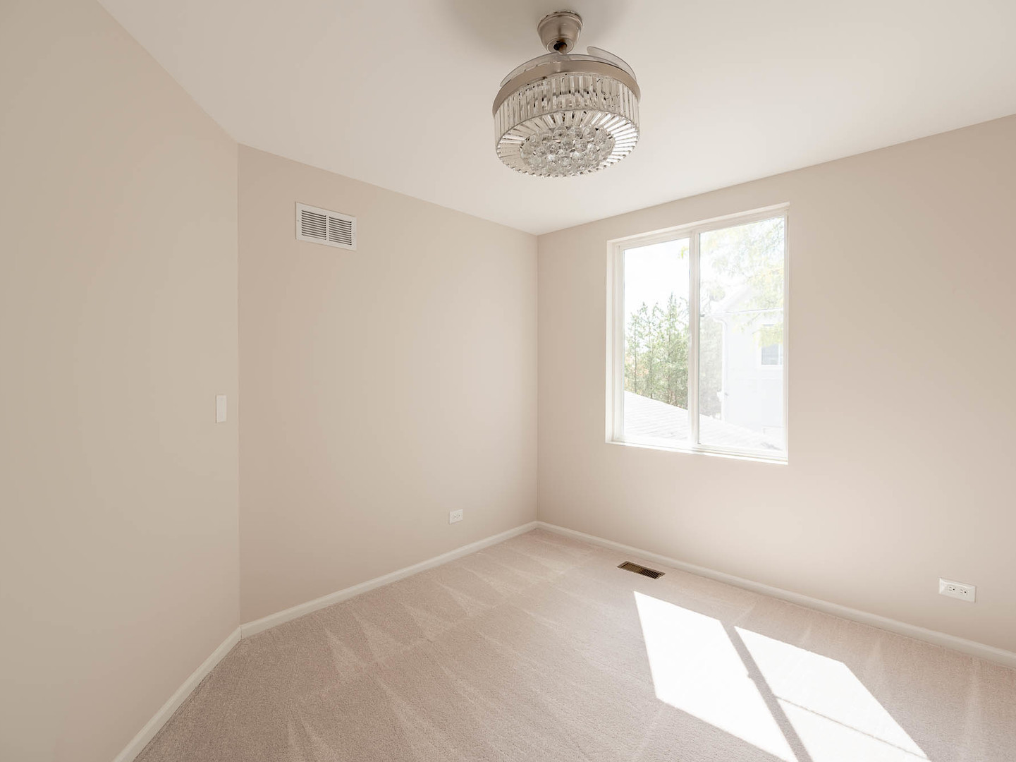 811 Serendipity Drive, Aurora, IL 60504