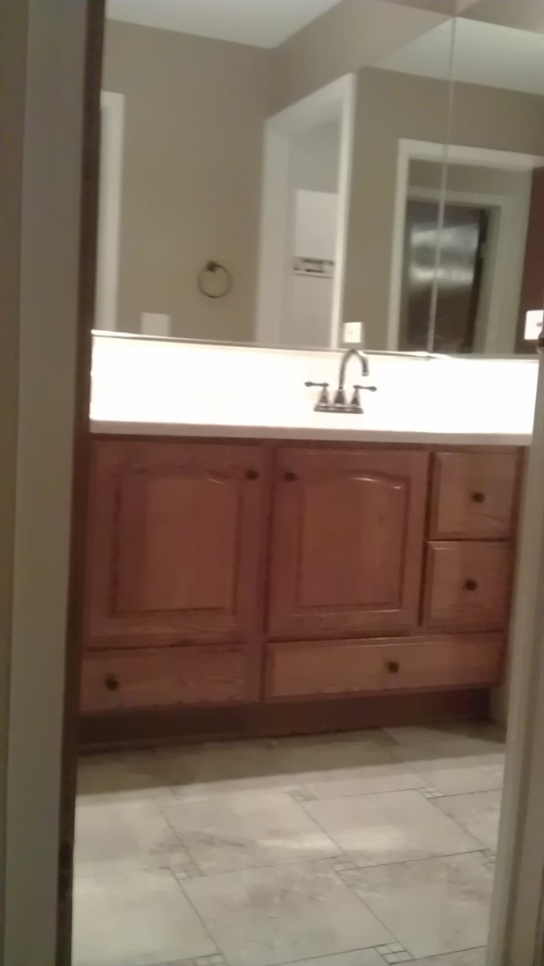 9s020 Lake Drive #10-206, Willowbrook, IL 60527