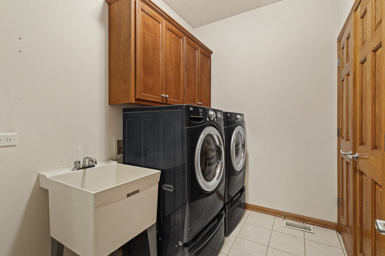 11156 Karen Drive, Orland Park, IL 60467