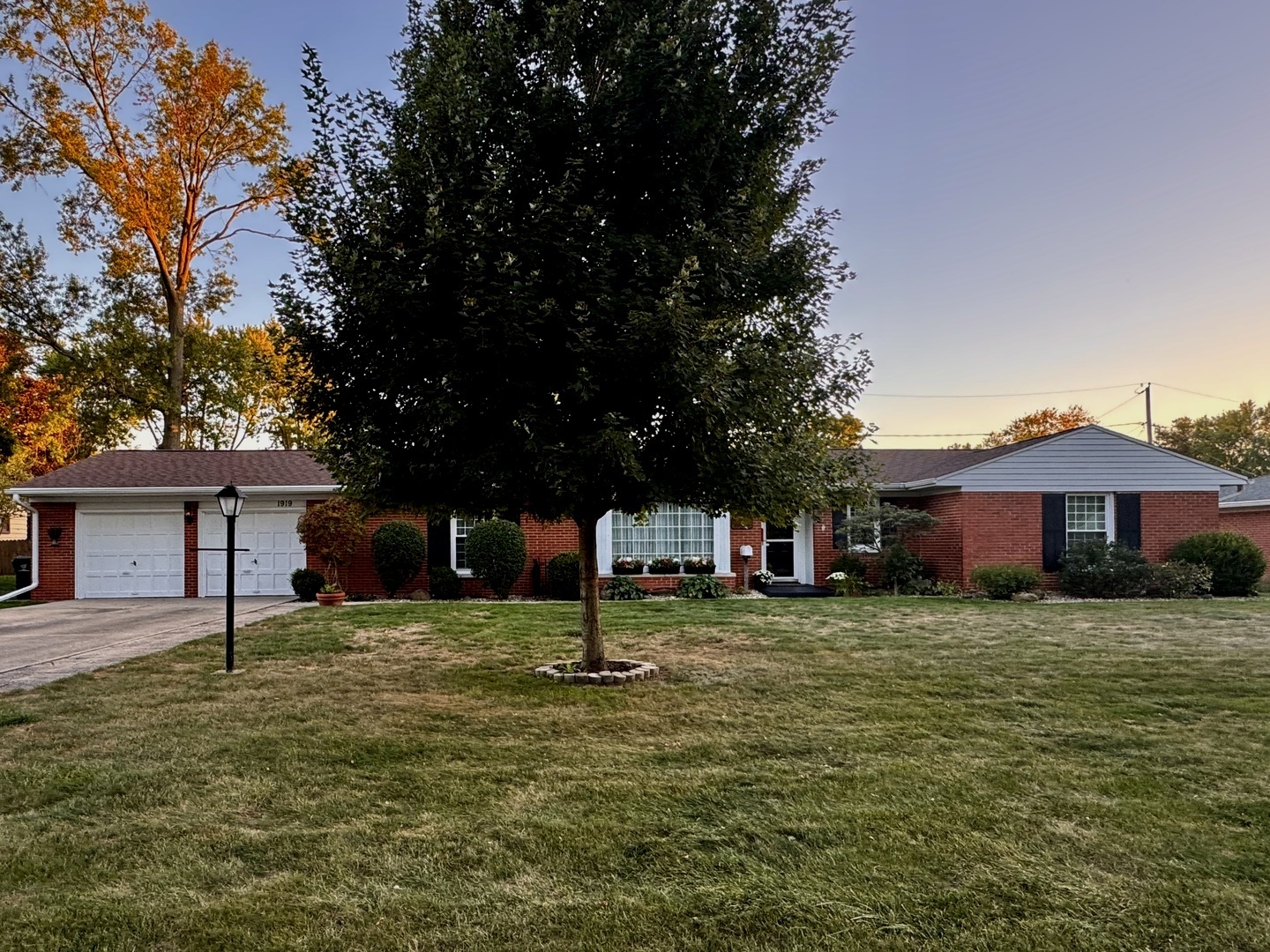 1919 Owens Drive, Bloomington, IL 61701