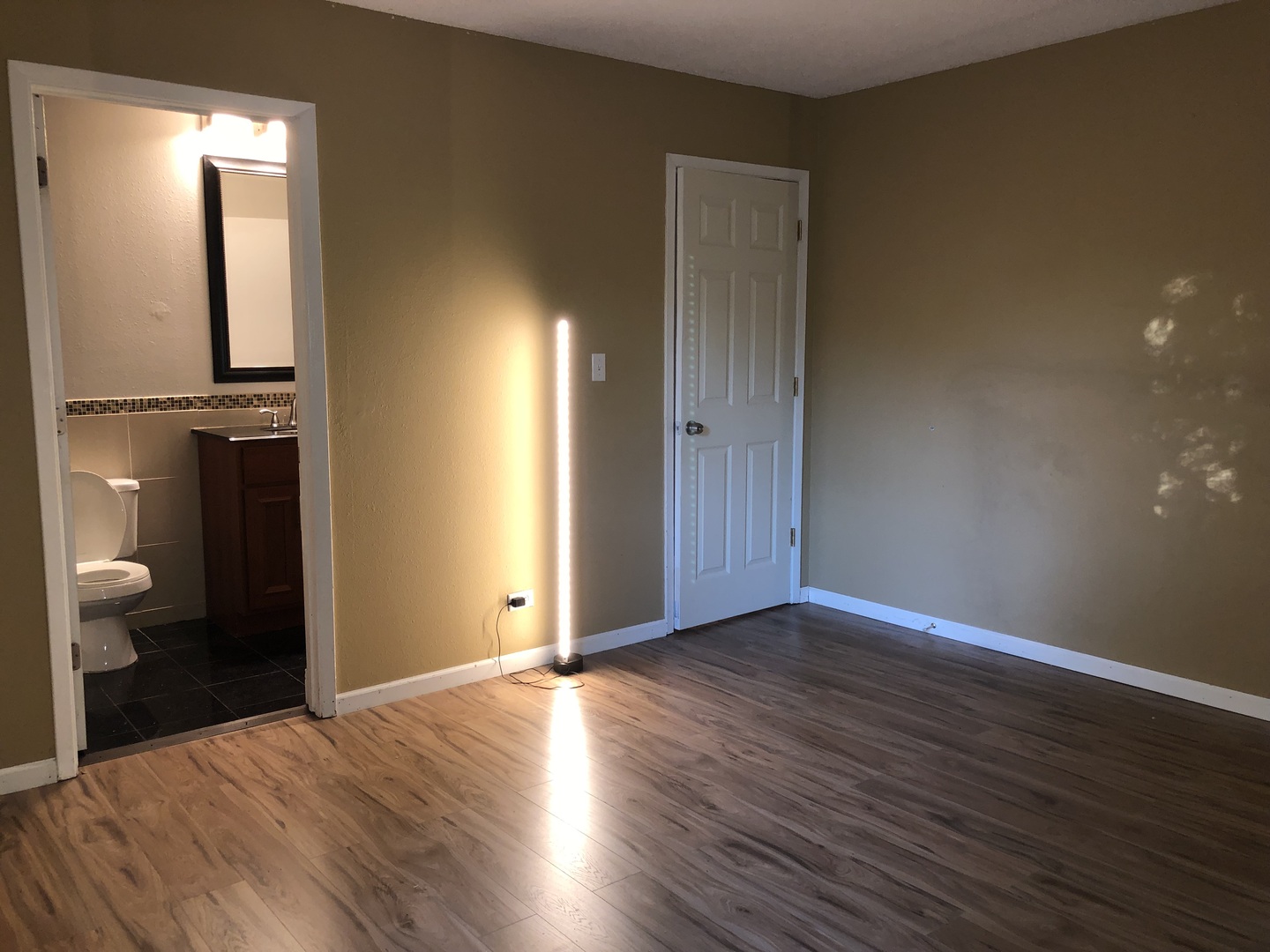3890 Windjammer Lane, Hanover Park, IL 60133