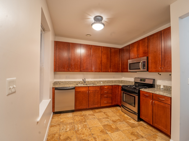6752 S CLYDE Avenue #3, Chicago, IL 60649