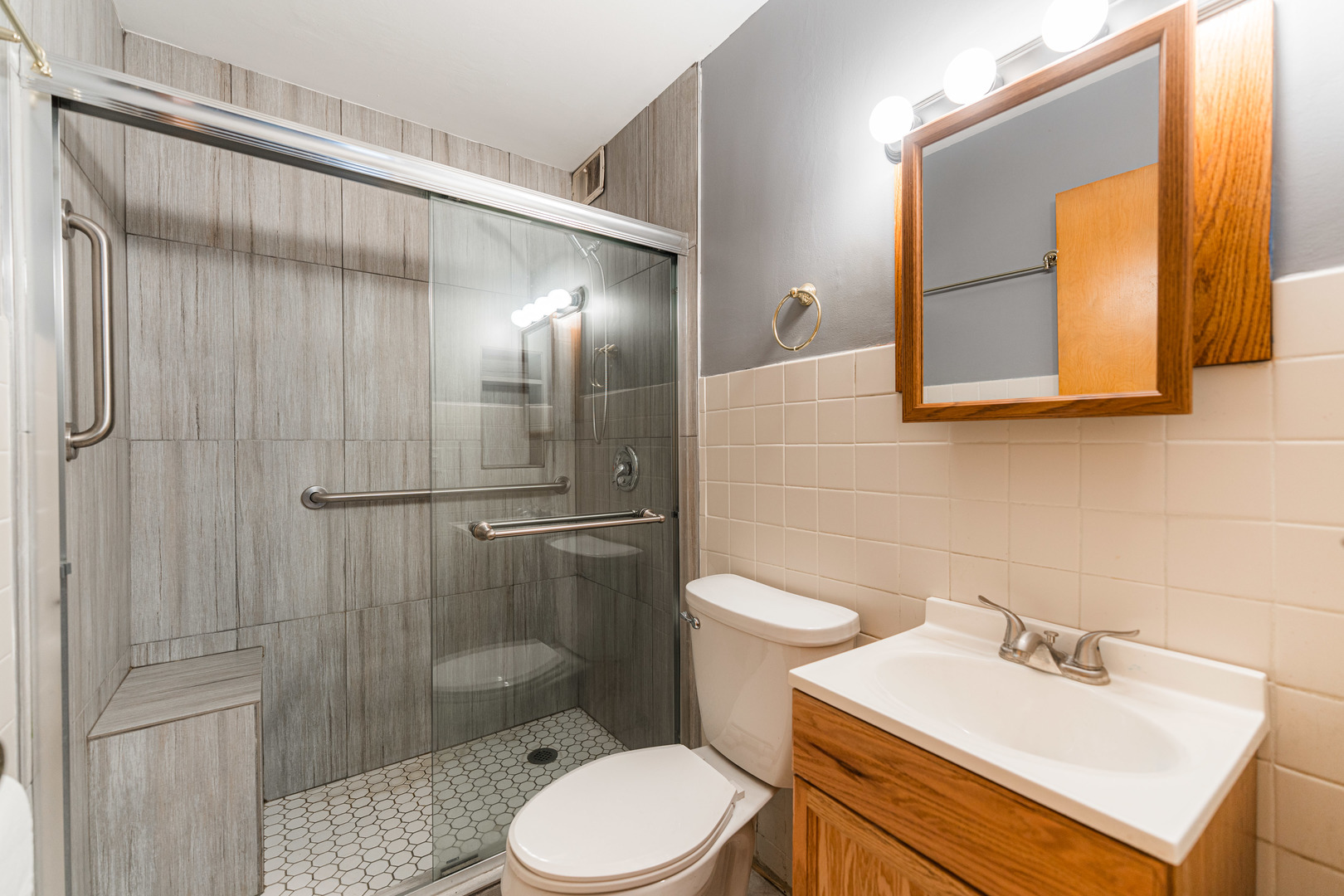 435 E Park Avenue, Elmhurst, IL 60126