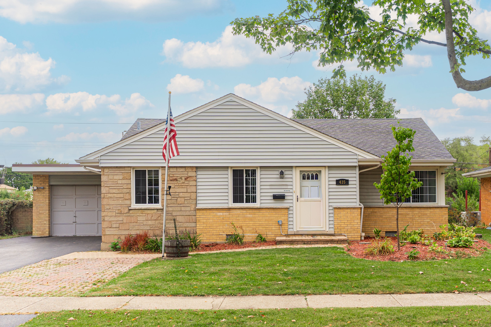 435 E Park Avenue, Elmhurst, IL 60126