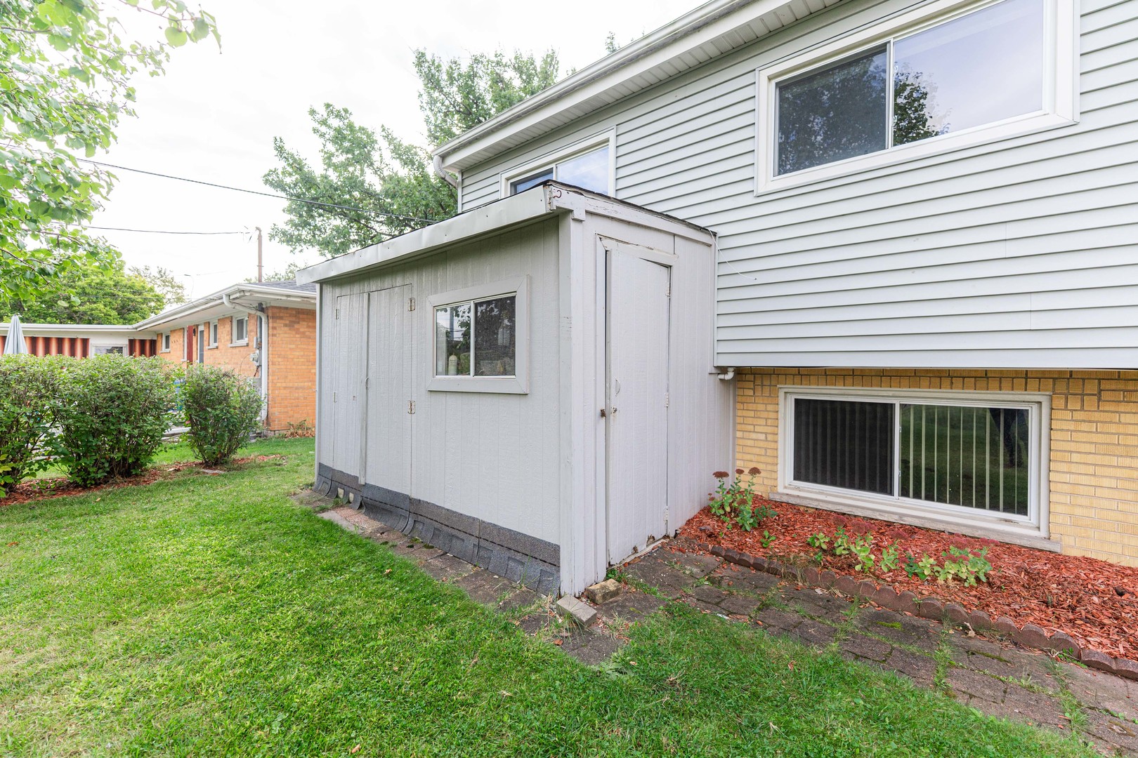 435 E Park Avenue, Elmhurst, IL 60126