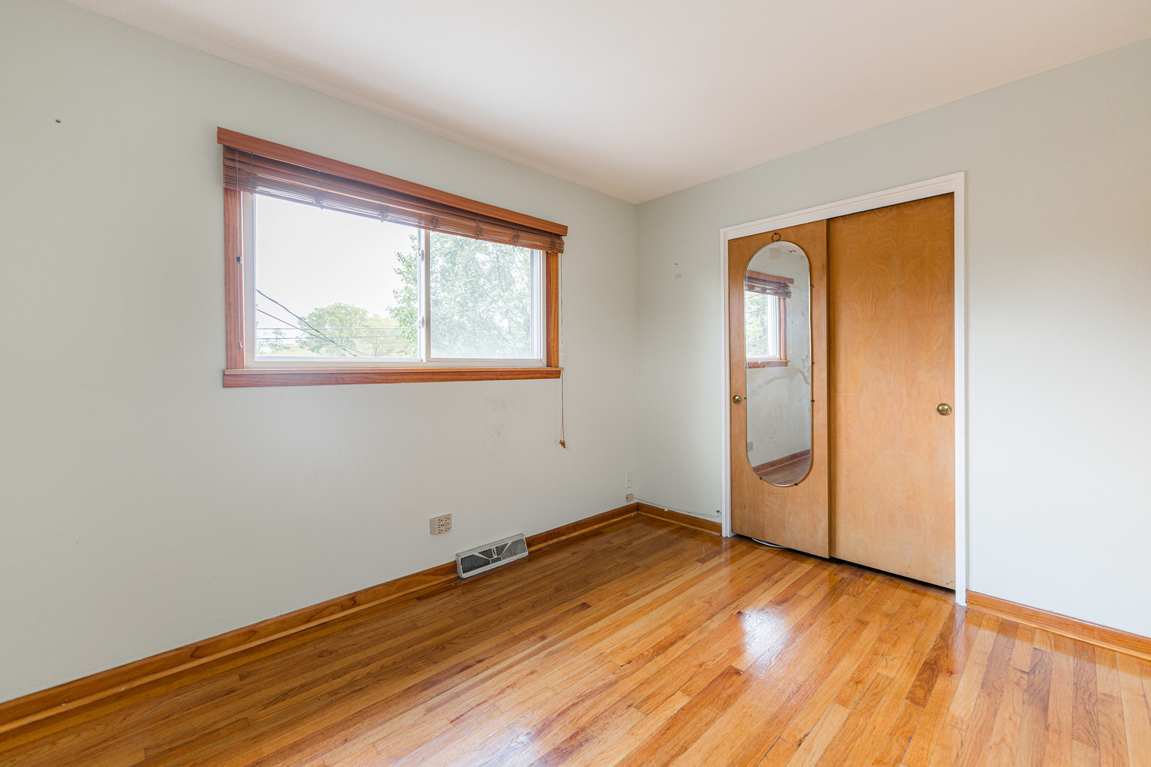 435 E Park Avenue, Elmhurst, IL 60126
