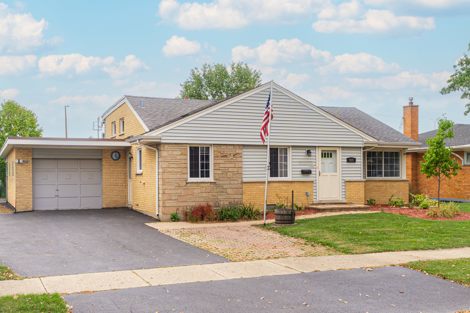 435 E Park Avenue, Elmhurst, IL 60126